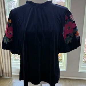 THML Embroidered Floral Velvet Top Sz L
